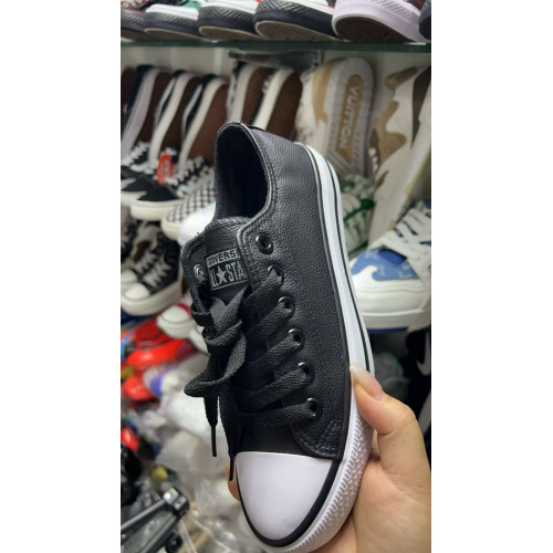 Converse Black White