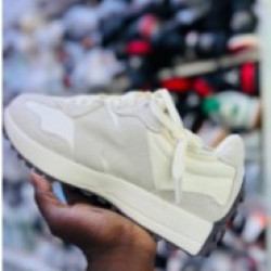 New Balance 327
