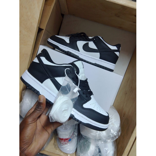 Nike SB Dunk Black White